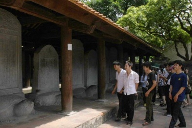 Thi ĐH 2014: Cấm sĩ tử sờ đầu cụ rùa